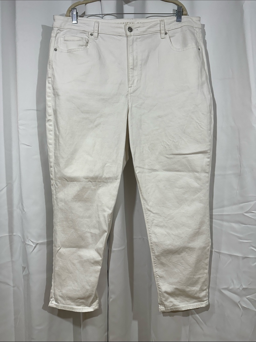 American Eagle Mom Jean White Stretch Jeans Women’s Size 20 Regular Cropped